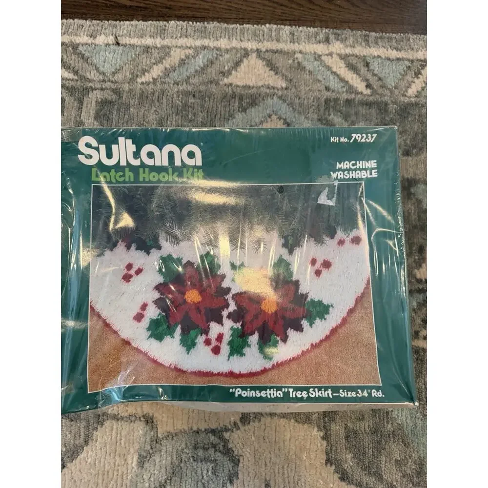 Sultana Poinsettia Tree Skirt Latch Hook KIT Christmas 34